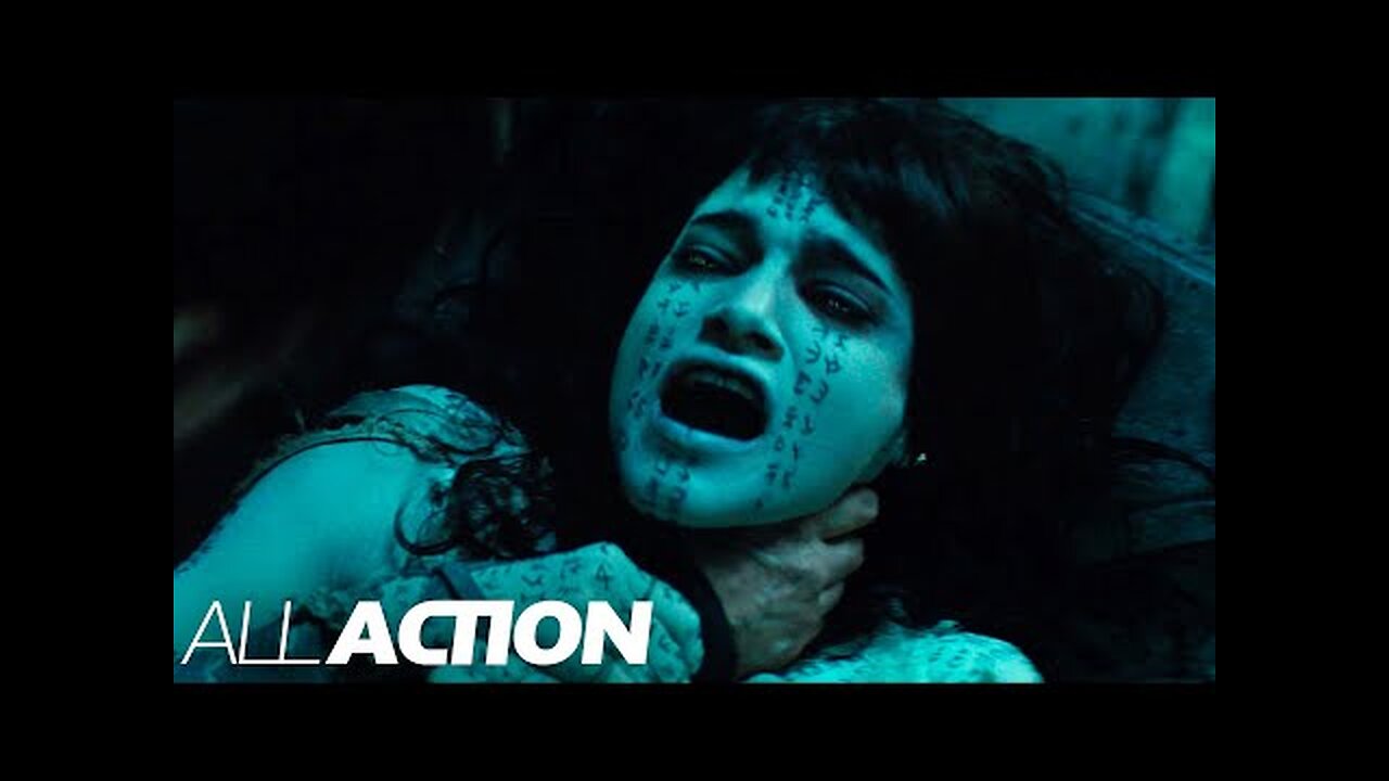 Tom Cruise Fights The Mummy (2017)