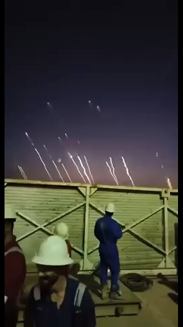 Chinese Workers in Iraq Film Iranian Missile Strike