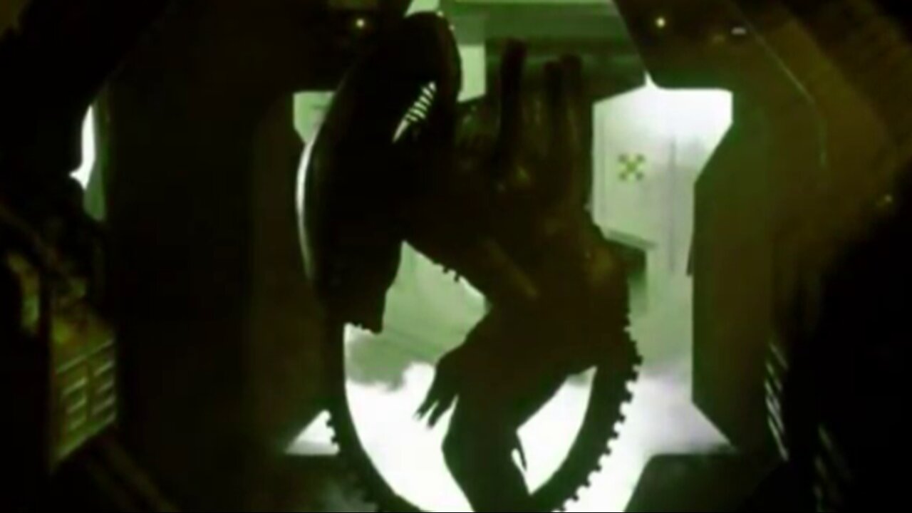 Alien; The Deleted Airlock Sequence - Explained