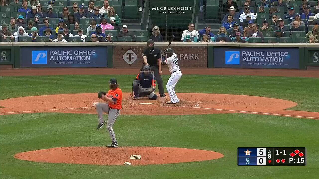 MLB - Randy Arozarena's no-doubt grand slam brings the Mariners within one! 👀