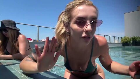Brubuxi Hot Sexy Body Pool Moments Everyone Loves Stunning Beauty Model Pool Fun