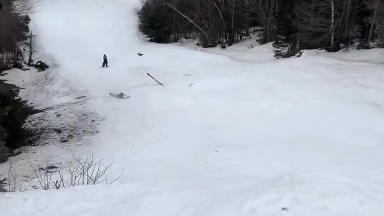 “Ice Skating Stunt Gone Wrong | Shocking Accident on Ice”