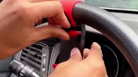 Meet your car’s new BFF: the 360° Rotating Car Phone Holder – Dashboard Decor