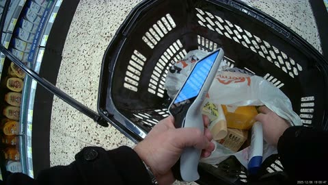 Cykeltur tur och retur Trumpetaregatan och Krämarens Galleria. Örebro 6 Dec. 2025