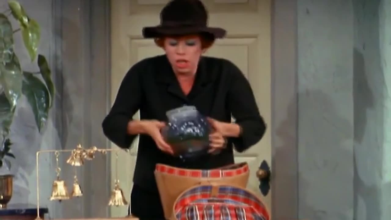 Lucy Gets a Roommate