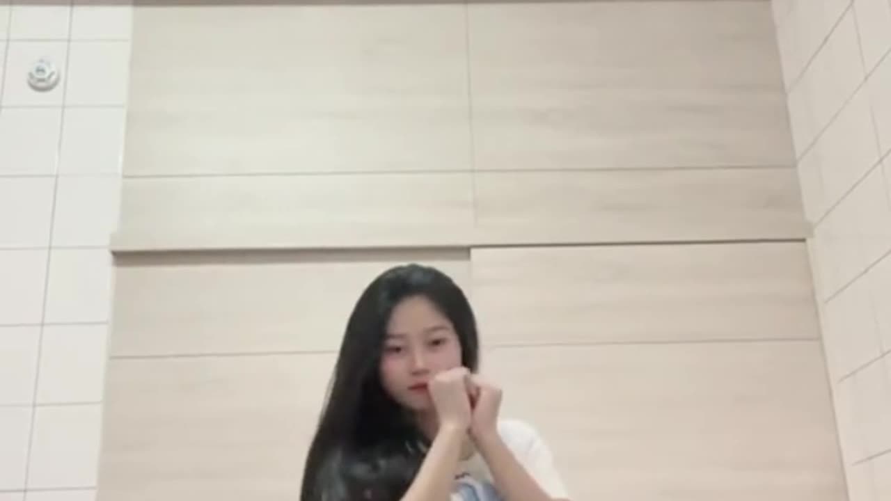 ngapain pusing mikirin hidup wkwkwkkwk