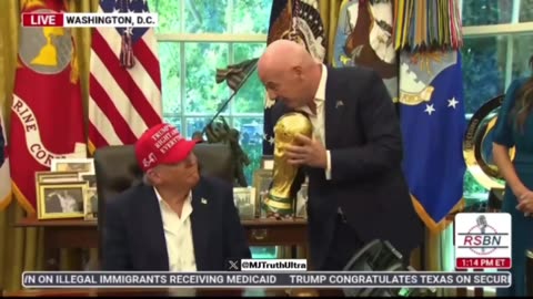 Only winners get to touch this trophy… Trump: Can I keep it? 🤣