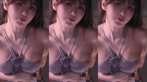 Korean girl sexy dancing in livestreaming 🩰