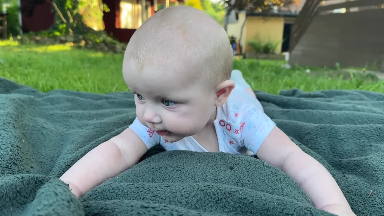 Tummy Time in the Garden | Baby Kayla Day 163