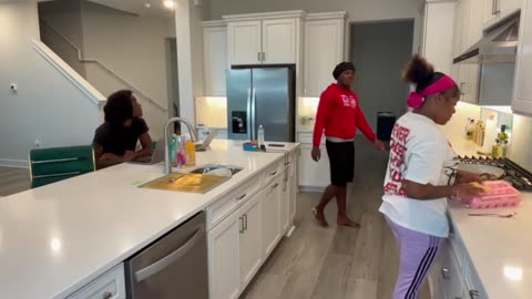 RATCHET DANCING While COOKING 🍽️ PRANK On ANGRY BROTHERS *HILARIOUS*