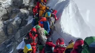 Traffic jam at mt.Everest south
