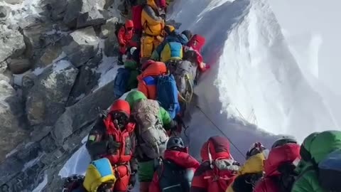 Traffic jam at mt.Everest south