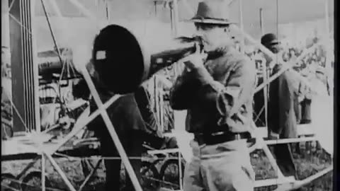 Colonel Roosevelt is invited to fly in Arch Hoxsey's plane at St. Louis, Mo., 1910