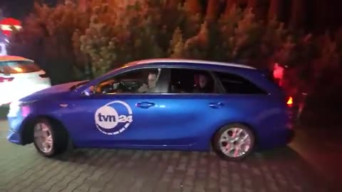 . @Mikolaj_Jaok : - ... tutaj pan POseł w samochodzie TVNu... tak pan POseł w