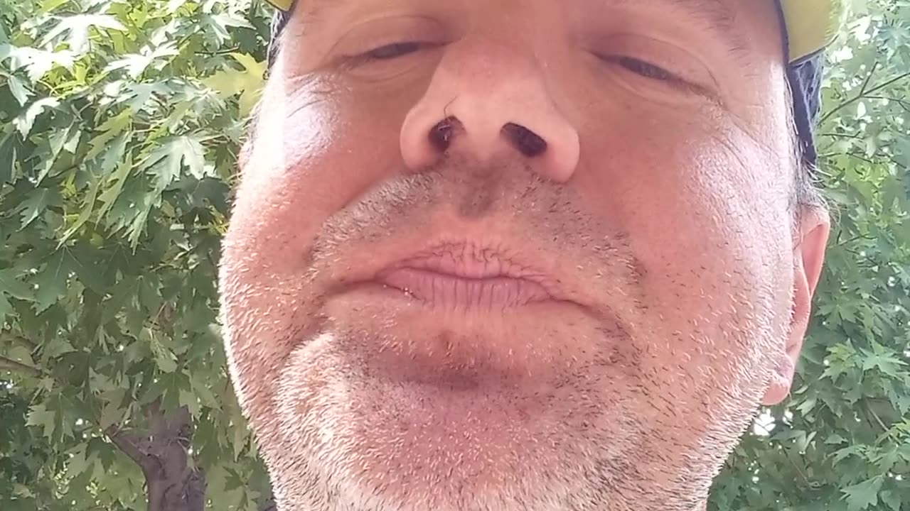 FOOD REVIEW: WARHEADS BLUE RASPBERRY CUBES