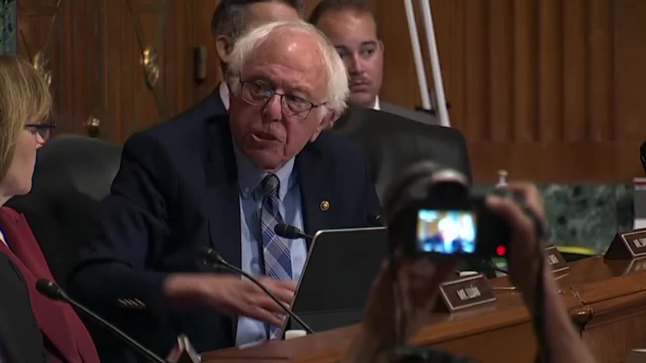 🚨EPIC: RFK Jr just BROKE Bernie Sanders