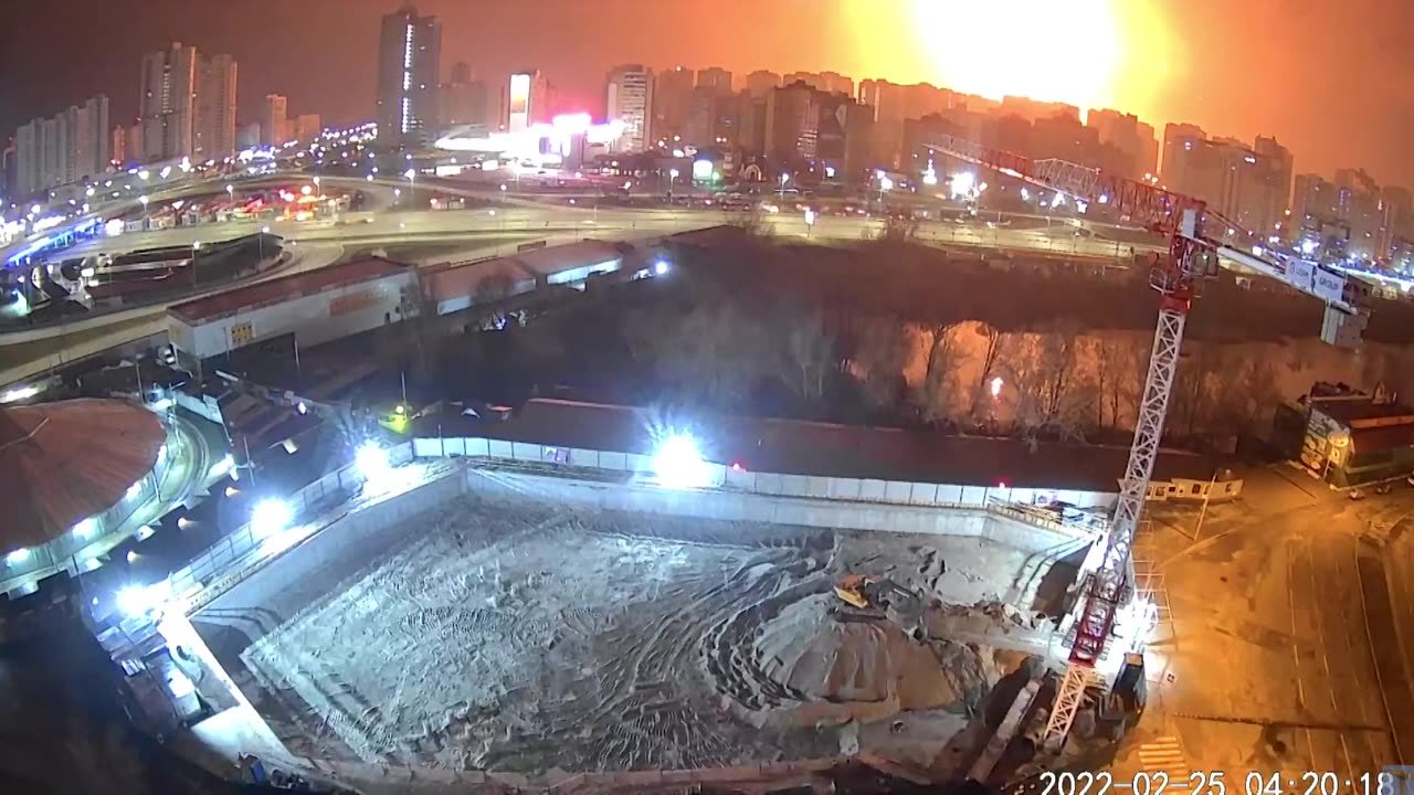 Explosions rattle Kyiv as Russia attacks Ukrainian capital