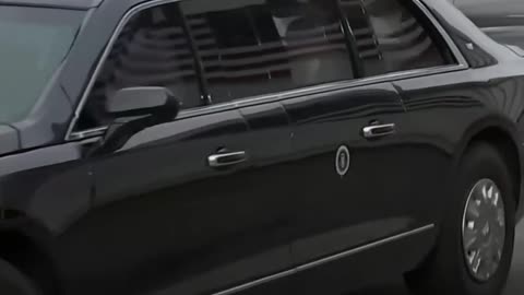 Putin y Trump se dirigen en un mismo coche al lugar de la cumbre en Alaska