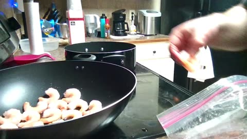 Cooking with THE Amateur Sommelier: Shrimp, Thai Peanut Sauce, and...7Up!? full version