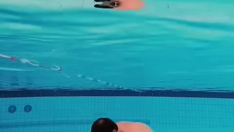 Bodybuilders Can't Float In Water. Why?