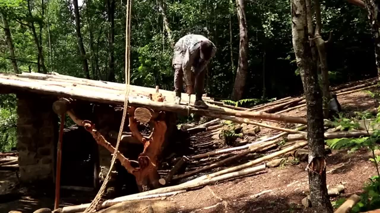 Built Himself a Free House in the Mountains Alone with no help