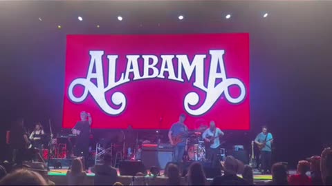 Dixieland Delight again - this time the crowd sings it back to them