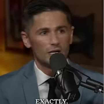 Такер Карлсон говорит, что реабилитационные центры — это мошенничество