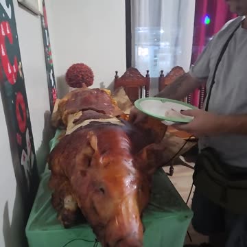 Biggest Lechon Ever?! 🇵🇭 Expat Tries to Cut This Giant Baboy 😂🔥