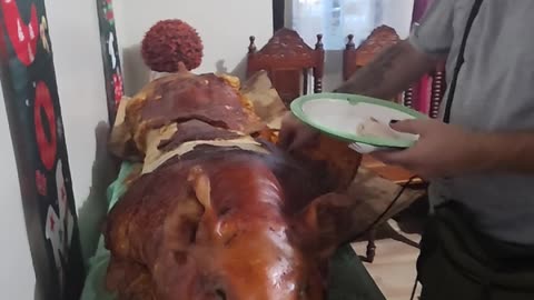 Biggest Lechon Ever?! 🇵🇭 Expat Tries to Cut This Giant Baboy 😂🔥