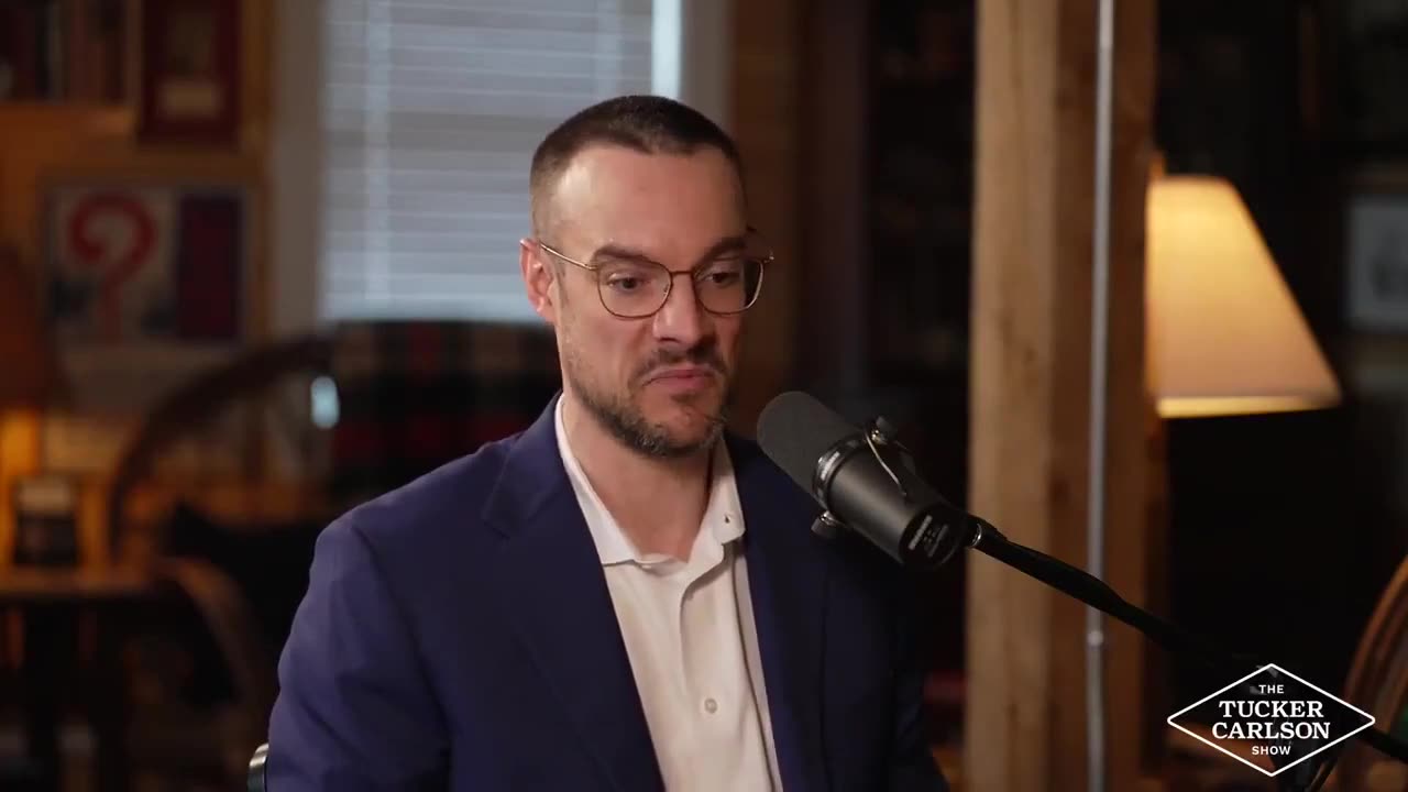 Reporter Tells Tucker Carlson Clues Of Chinese Takeover Of America Hiding In Plain Sight