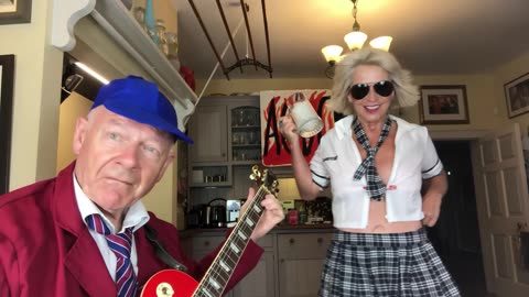 20220724 Toyah & Robert's Sunday Lunch - Back In Black [Wbovtl1gW-A]