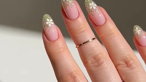 Sparkly Ombré Nails!