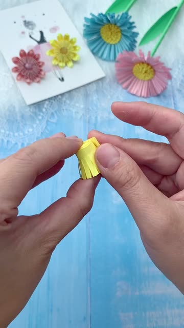 Handmade Paper Fringe Flowers DIY Craft Project