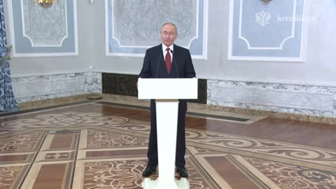 Глава Российского государства отвечает на вопросы представителей СМИ