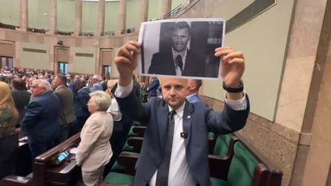 🔥The Polish Parliament held a moment of silence for Charlie Kirk.