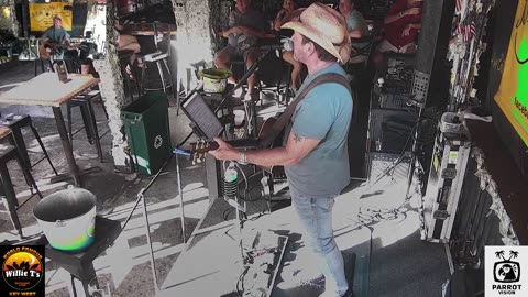 LIVE Music Everyday!