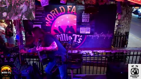 LIVE Music Everyday!