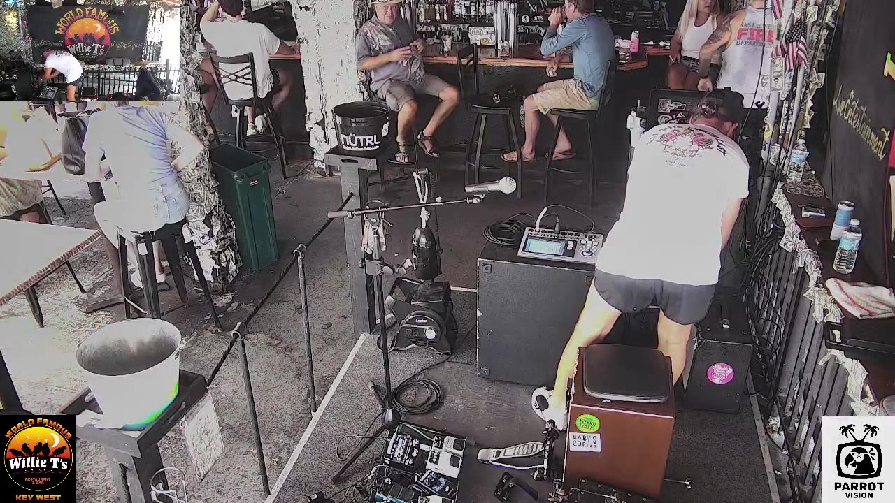 LIVE Music Everyday!