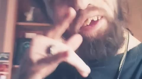 [20May25] Cyraxx doesnt know the difference between record label and LLC