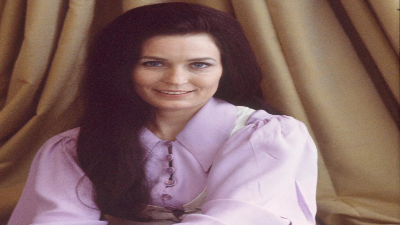 Loretta Lynn - Playing With Fire
