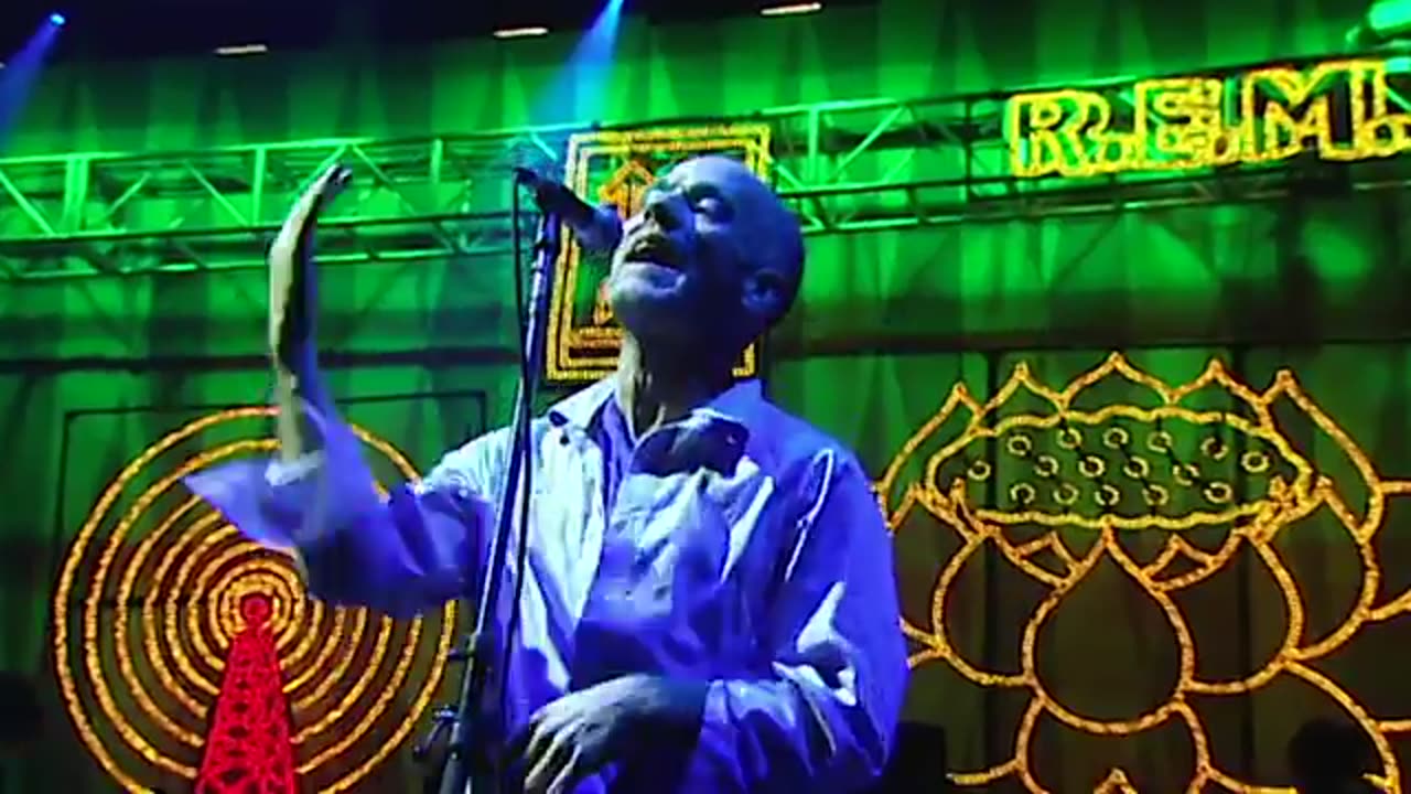 R.E.M. - Daysleeper (Live From Glastonbury Festival / 1999)