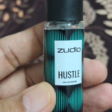 PROMOTING A HANDY PERFUME