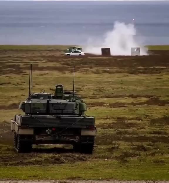 Ukrainian Leopard 2 Obliterates Target on a Training Ground