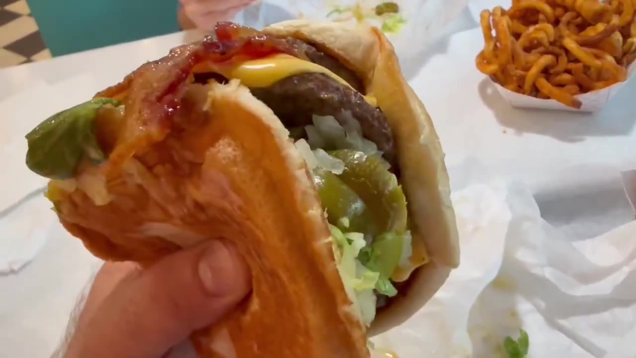 Breaking: Bill Gates and Klaus Schwab’s plan to ban hamburgers has officially failed!