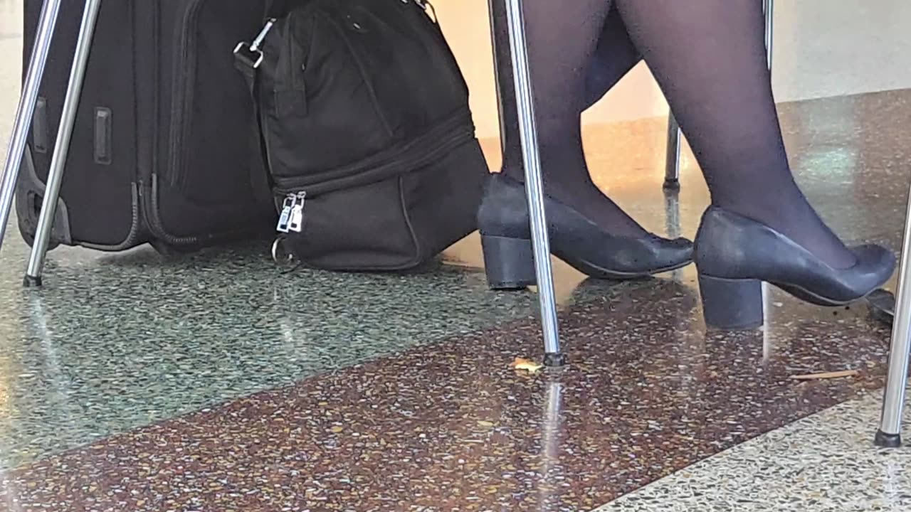 Operation Airhose- Candid Air-hose-tess under table dipping show