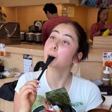 I’ll eat with my hands next time 🥴 #sofimanassyan #funny #relatable