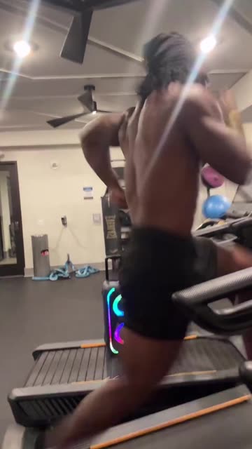 Man Runs at High Speed on Treadmill and Crashes Hard