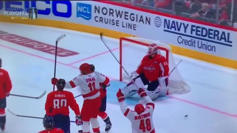 Hurricanes 🌀 C #11 Jordan Staal 🥅(1)🏒Wrist-Shot Goal