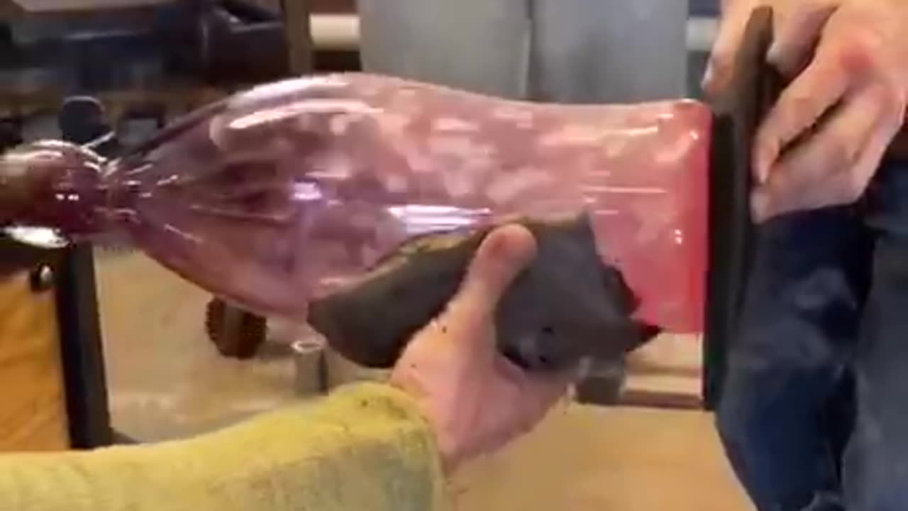 Cool process of creating a glass vase