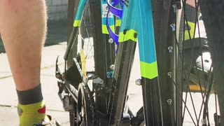 Replacing bicycle disc brake pads. Bleeding Shimano brakes